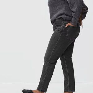 The Curvy Cheeky Straight Jean in Washed Black